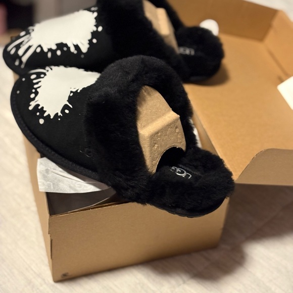 NIB UGG SCUFFETTE WOMEN'S HEART VALENTINE'S SUEDE SHEARLING LINED SLIPPERS - Picture 4 of 7